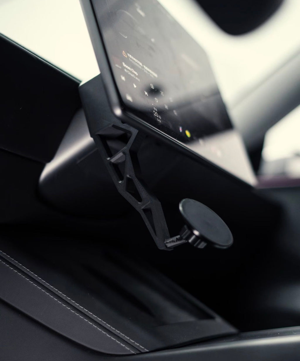 Stealth Slip-On Magnetic Car Phone Mount